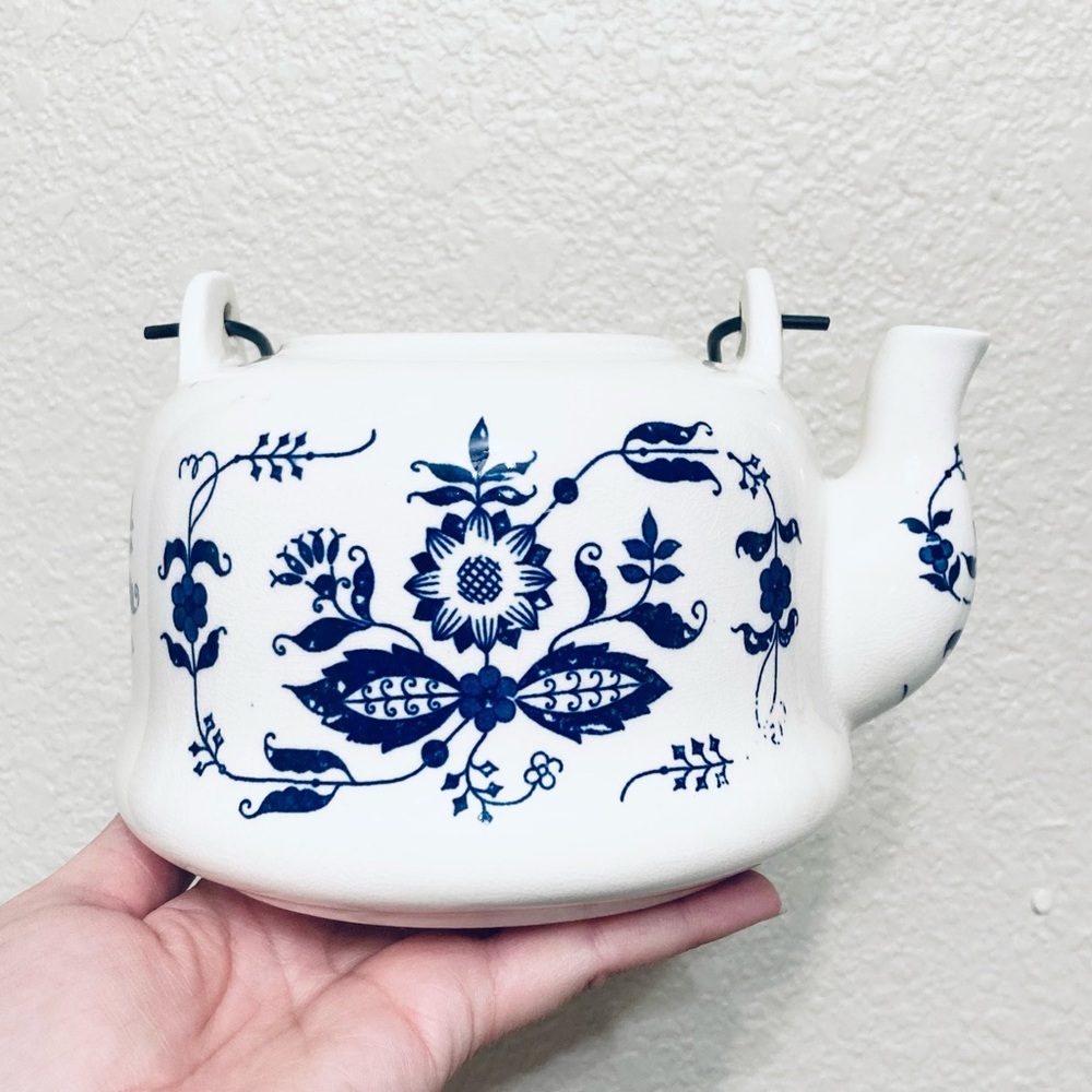 Vintage Ceramic Blue Onion Pattern Tea Pot Metal Spring Handle Made In Japan